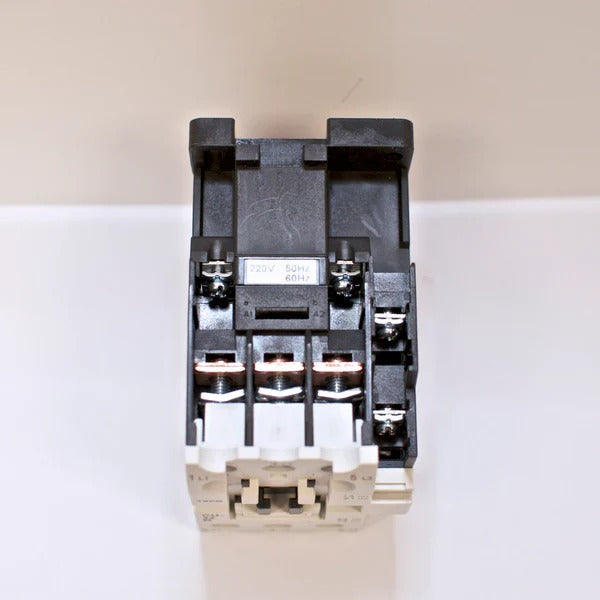 Teco CU-32R Magnetic Contactor -  Industrial Electrical Switch for Reliable Control